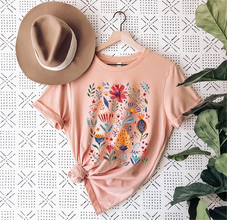 T-shirt à fleurs sauvages de style vintage
