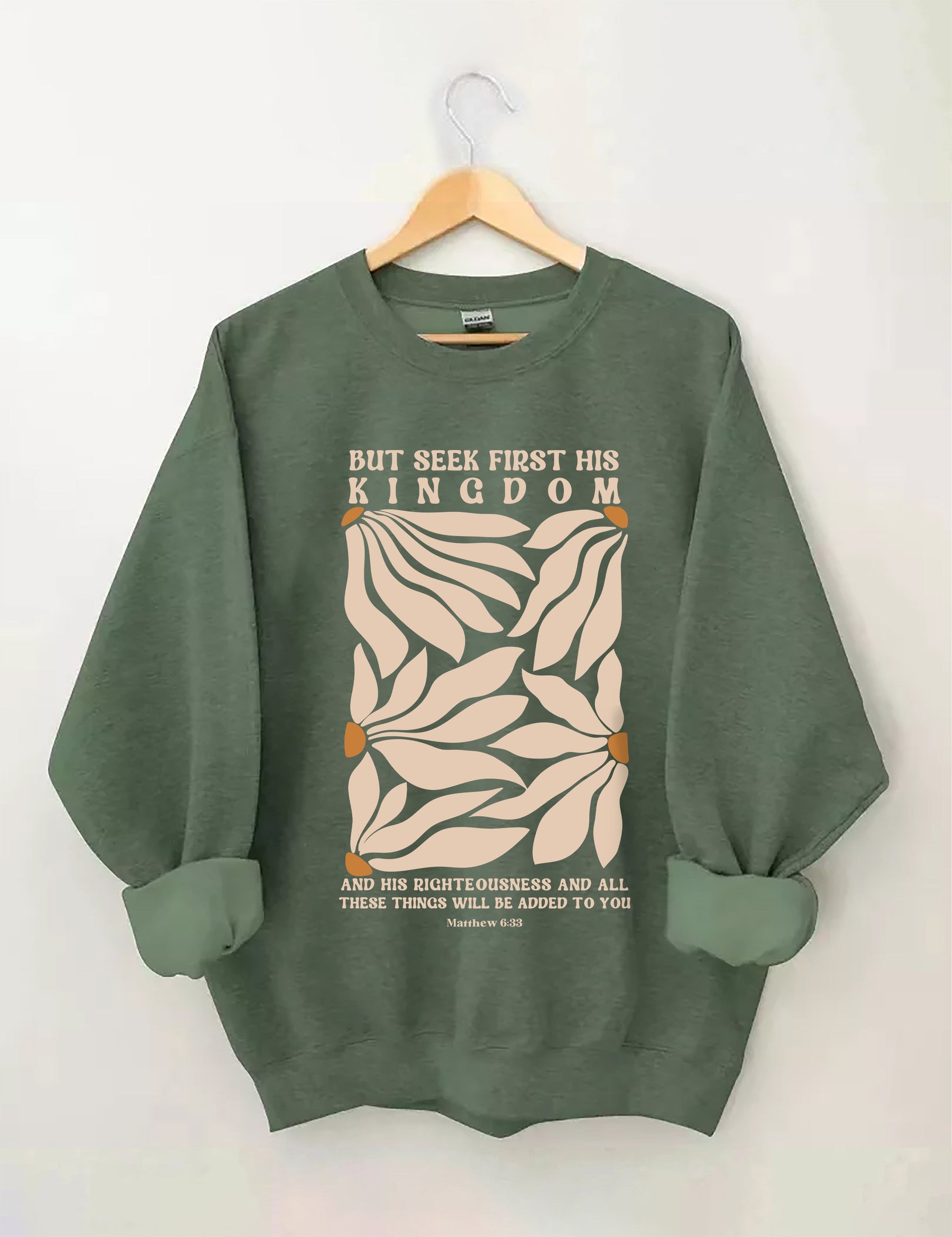 Aber suchen Sie zuerst sein Königreich-Blumen-Sweatshirt