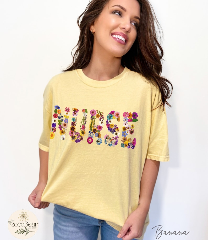 Gepresste Blumen T-Shirt NURSE Comfort Colors T-Shirt