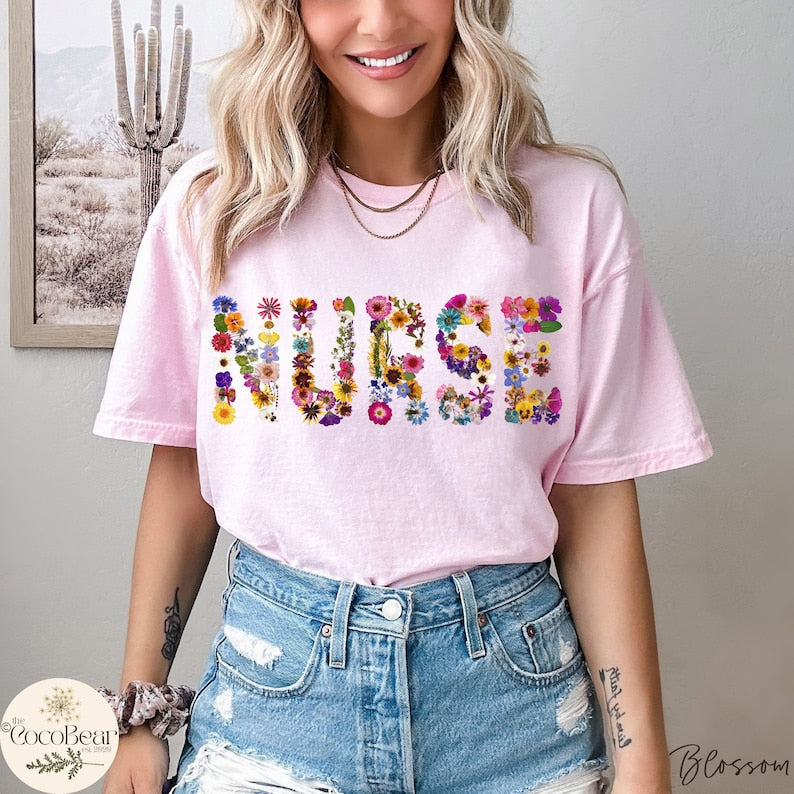 Gepresste Blumen T-Shirt NURSE Comfort Colors T-Shirt