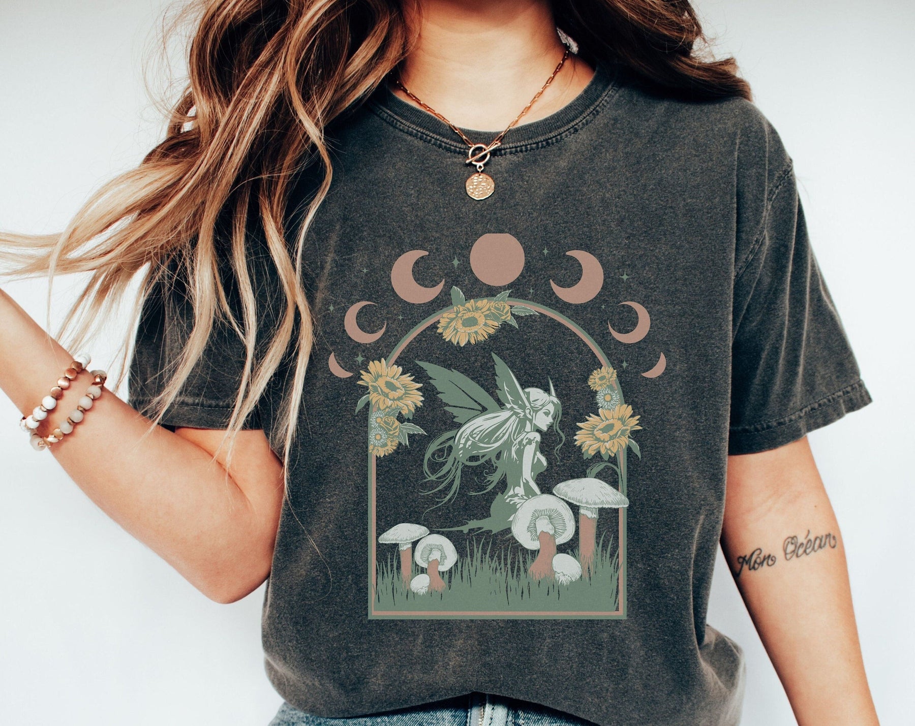 Copie du T-shirt Boho de sorcière verte de lune mystique