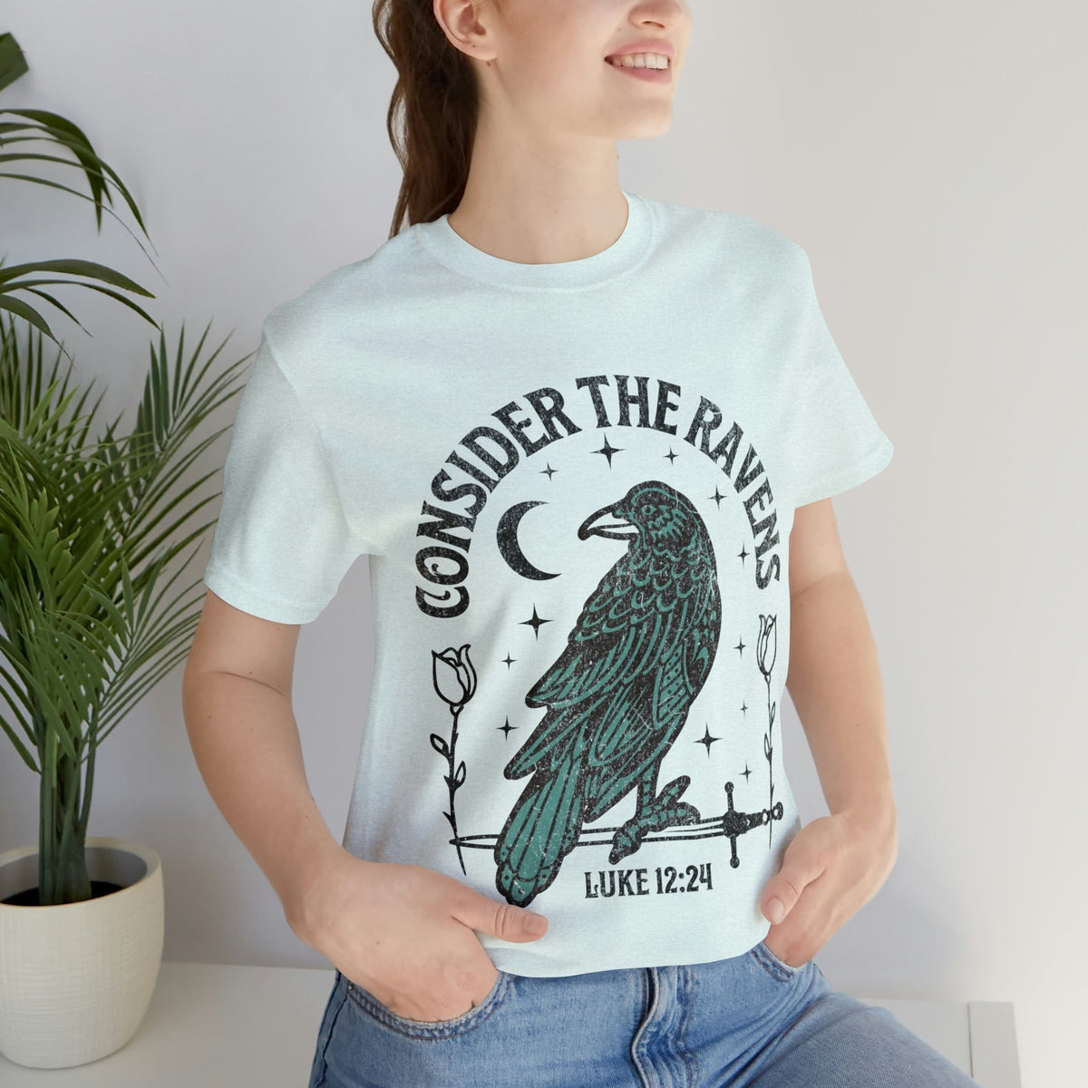 considérez le t-shirt des corbeaux